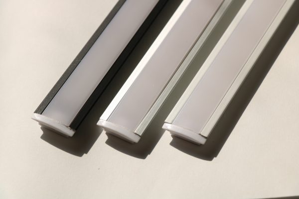 چراغ زیر کابینتی