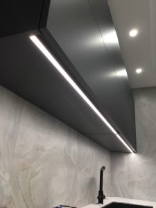 قیمت و مشخصات چراغ خطی زیر کابینتی